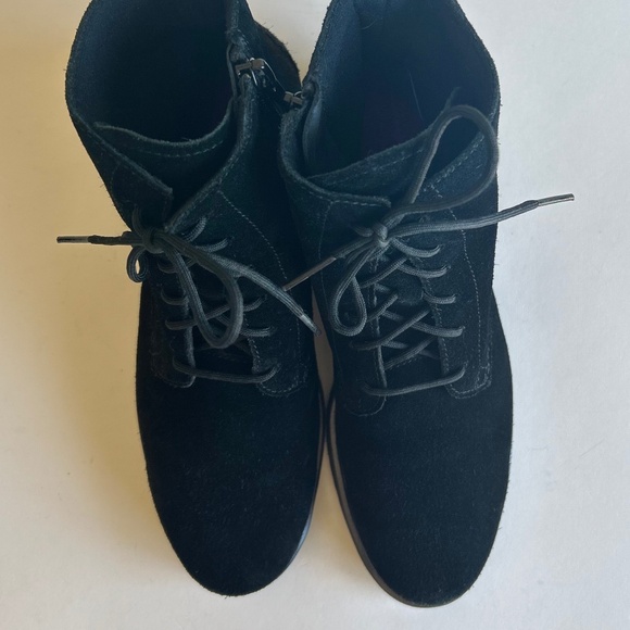 Munro Black Suede Genuine Leather Rubber Outsole Combat Boots size 6 - Picture 6 of 16